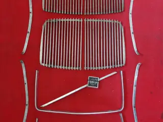 Volvo 164 kølergitter,lister ved front/hjelm