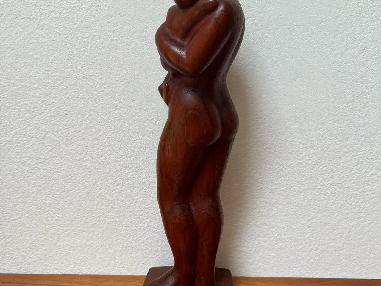 Billede 3 - Træskulptur i teak.