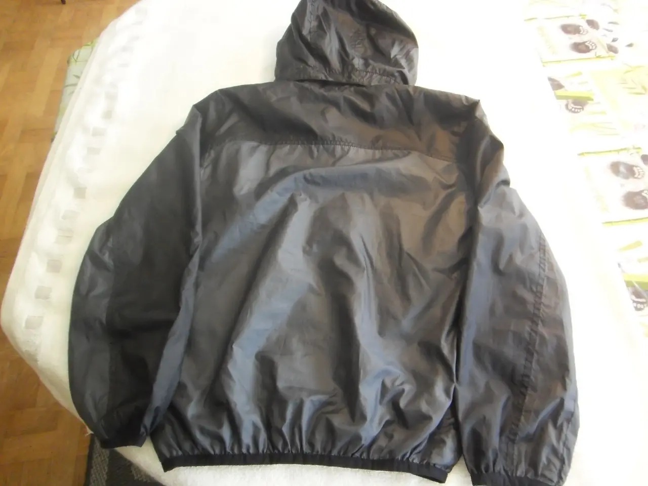 Billede 2 - Sommerjakke, str. 134, sort, mrk. H&M sport