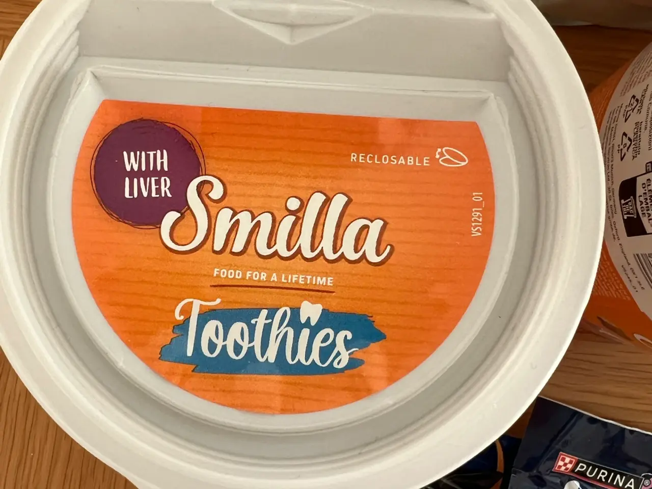 Billede 2 - Pakke med kattemad og -snacks