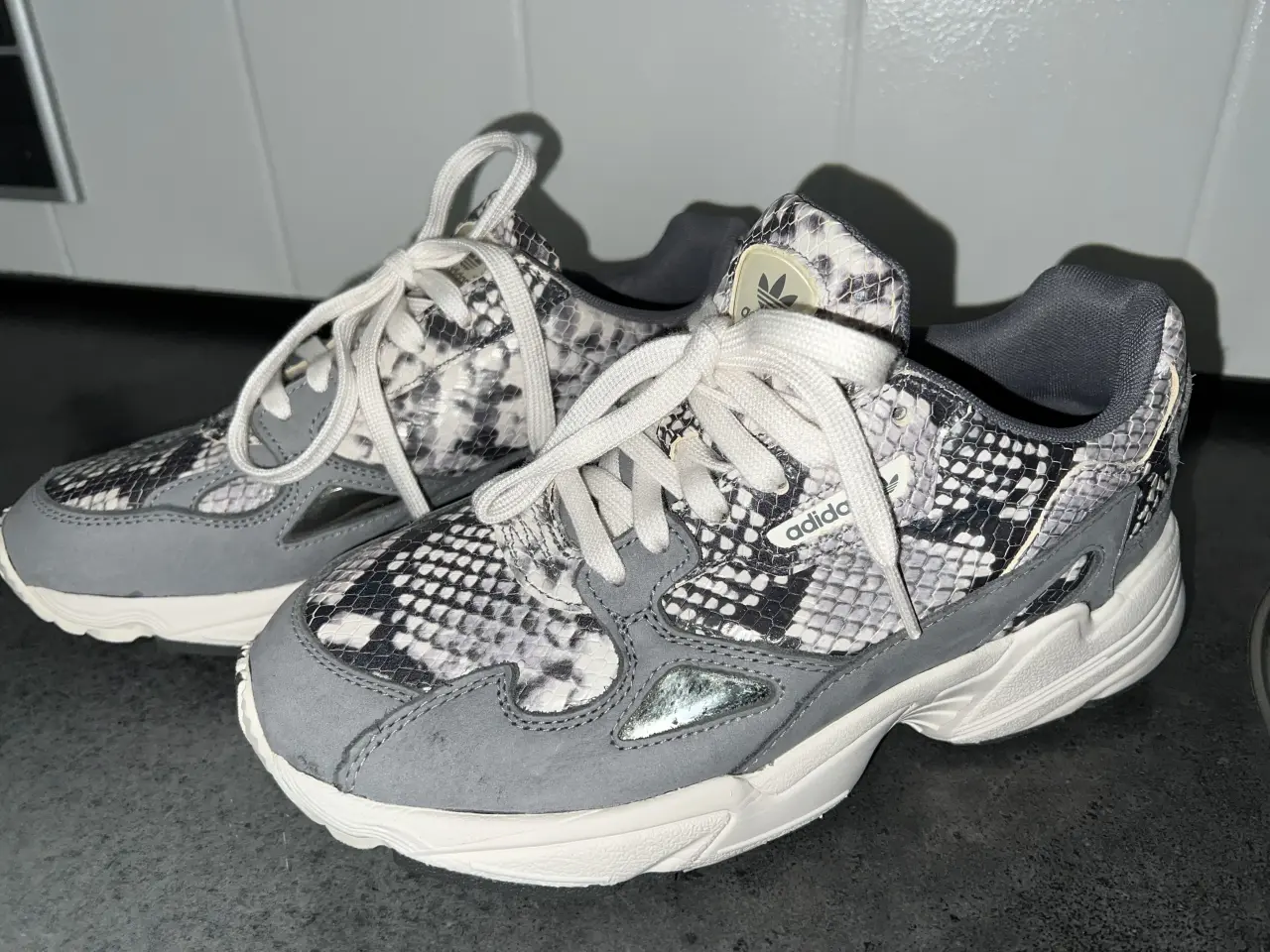 Billede 9 - Adidas sneakers slangeskin look