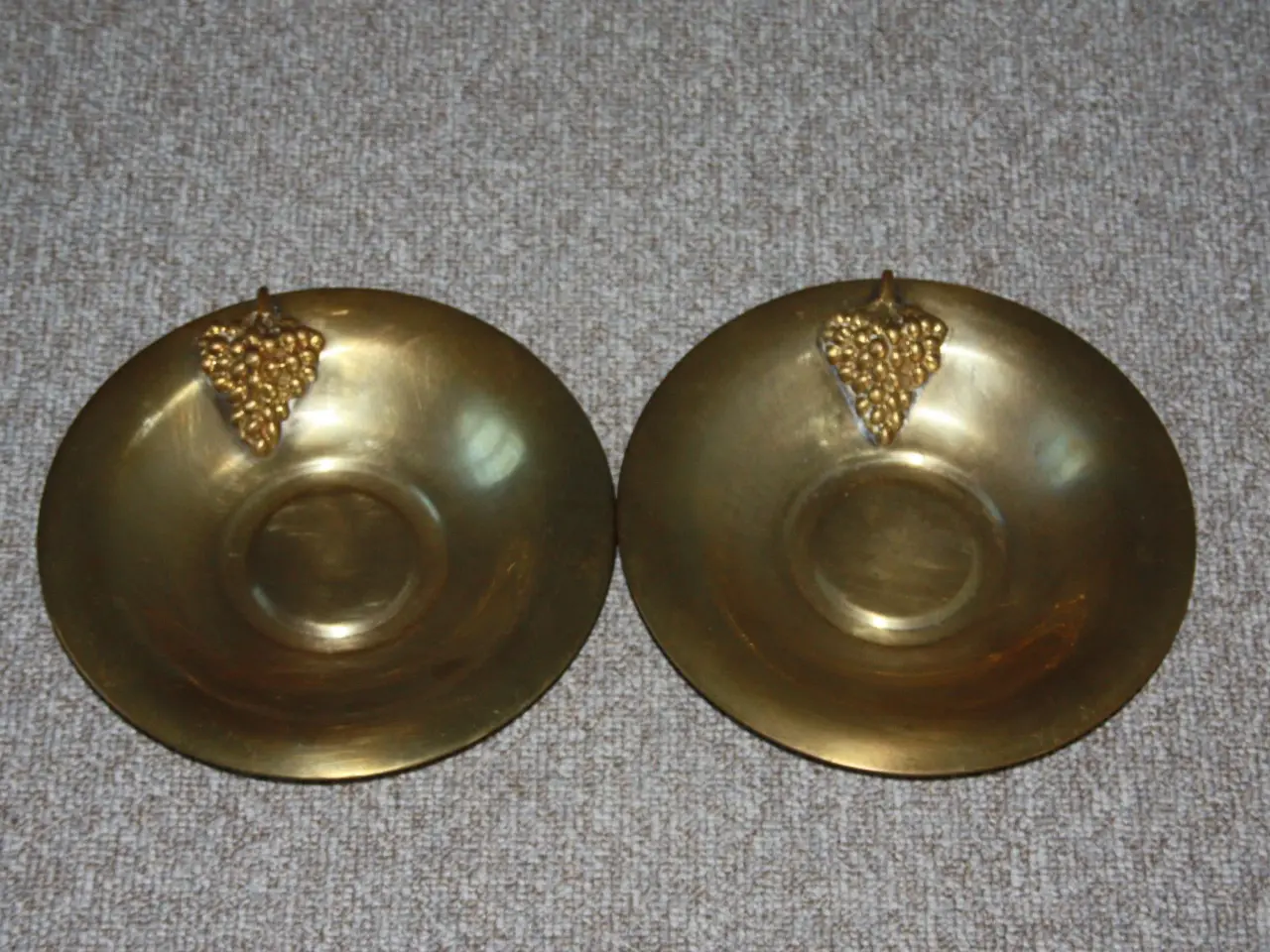 Billede 1 - Messing skål / platte diam 25 cm pris for 2 stk.