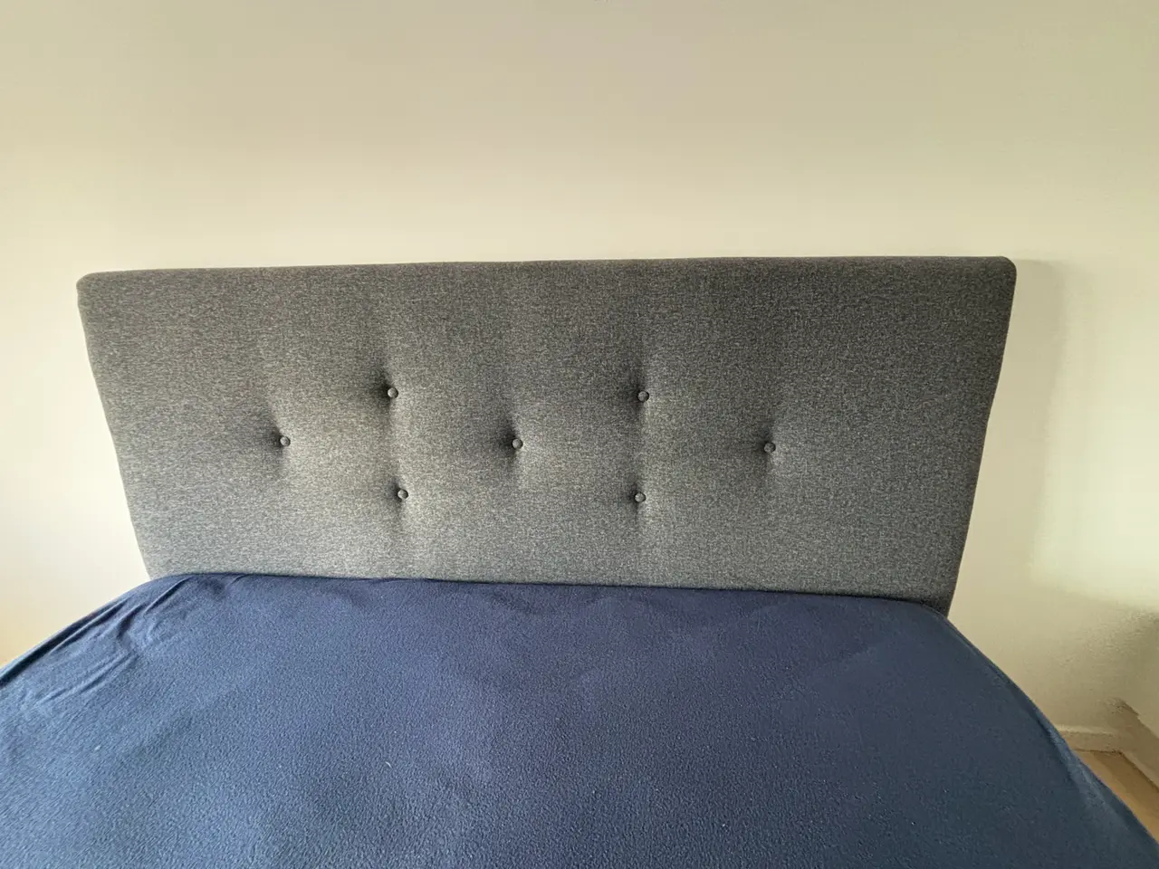 Billede 2 - Bed Frame 160x200 + Mattress – Sold Separately or 