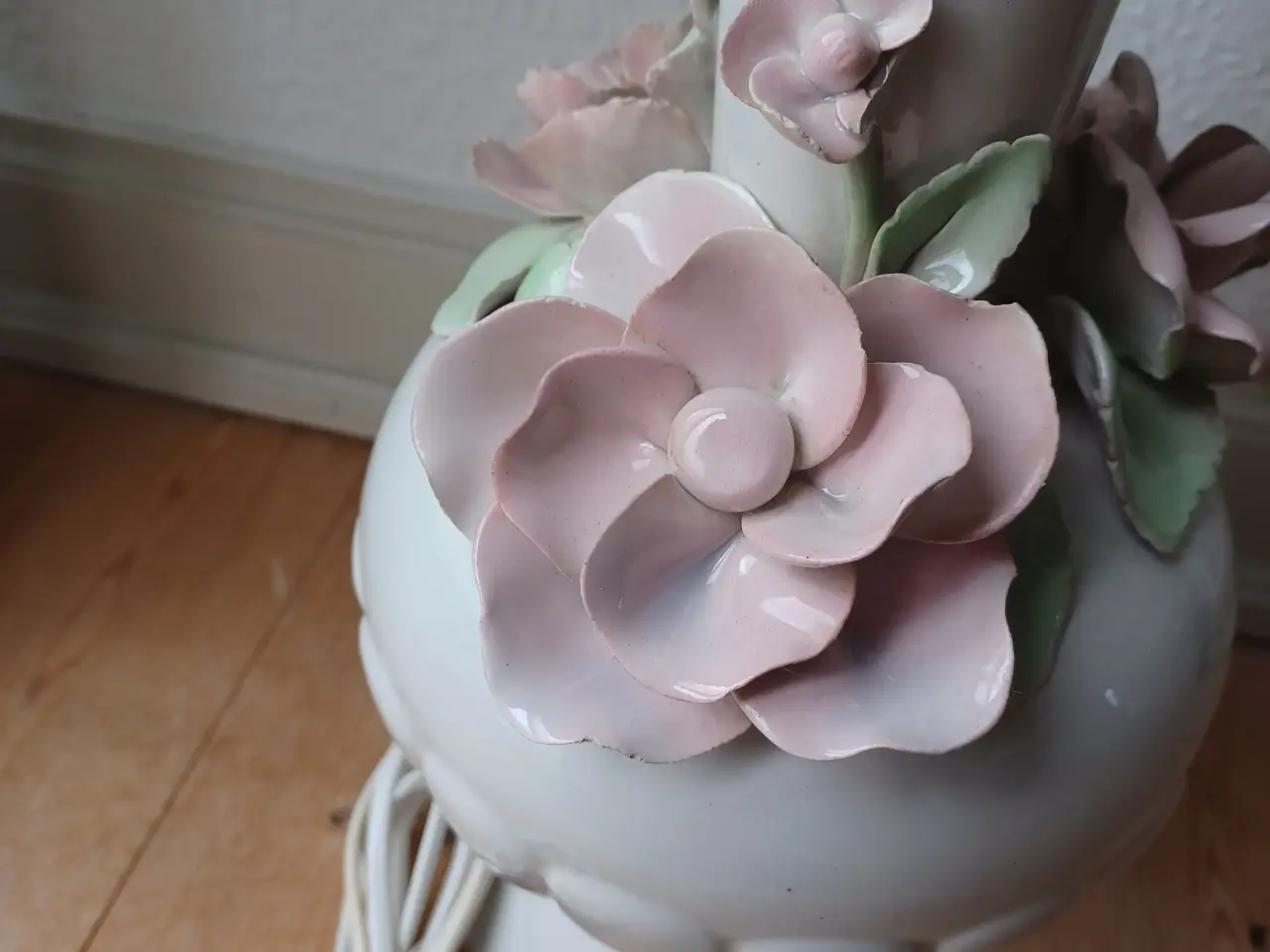 Billede 5 - Smuk gl. porcelæns lampe.