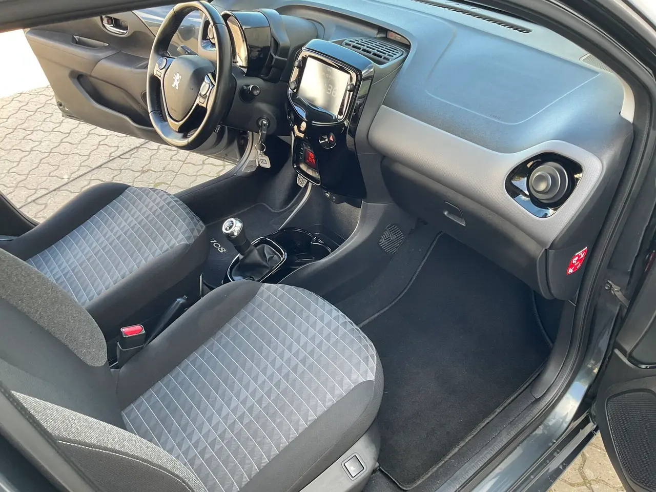 Billede 3 - Peugeot 108 1,0 e-Vti Allure+ 72HK 5d