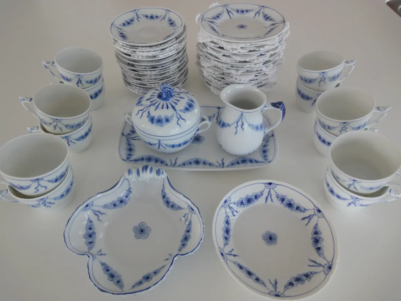Billede 1 - Empire kaffestel 12 personer - fade og sukker/flød