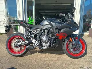 Suzuki GSX-8R