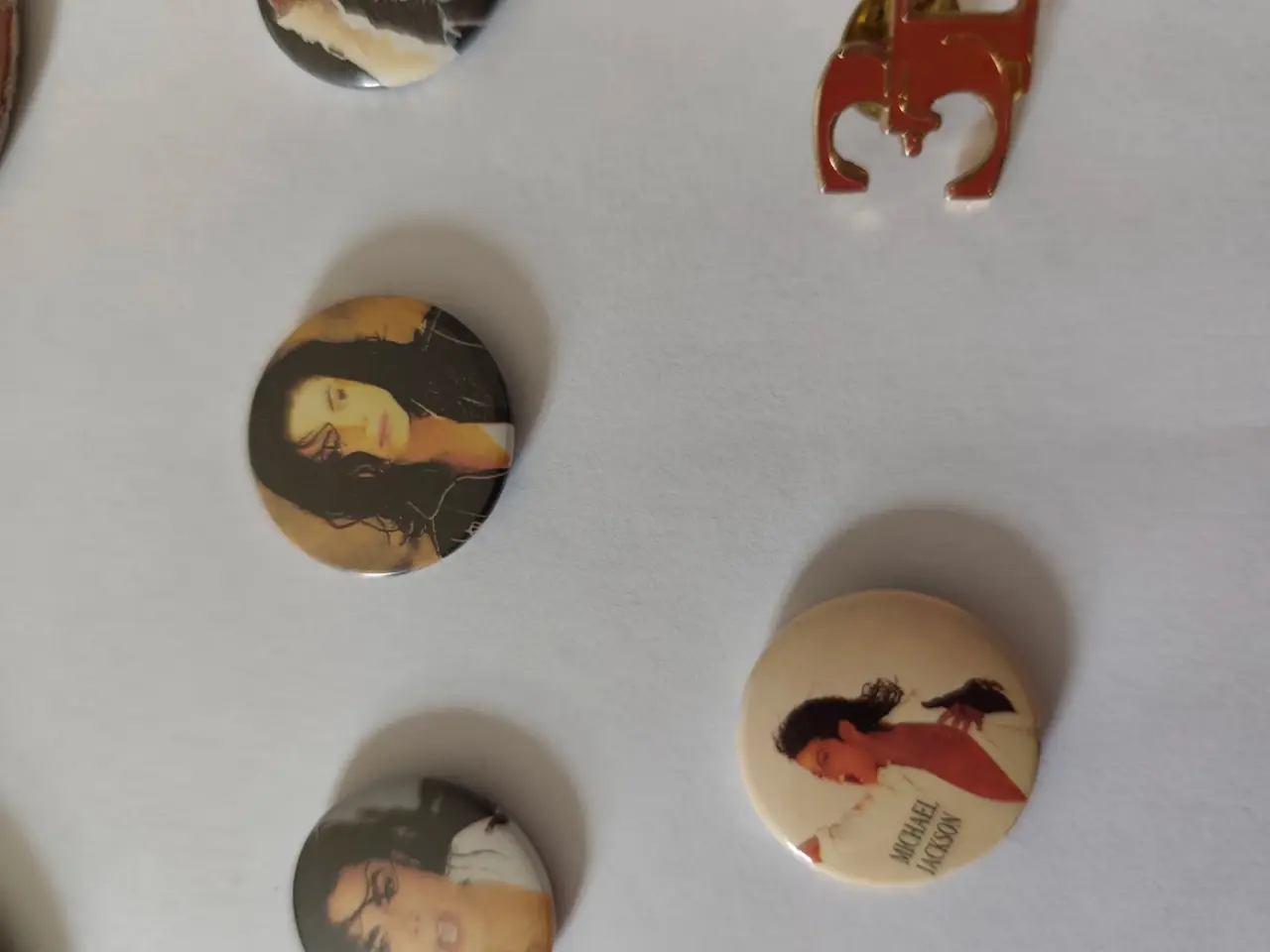Billede 5 - Broche medalje med Michael Jackson og 3T