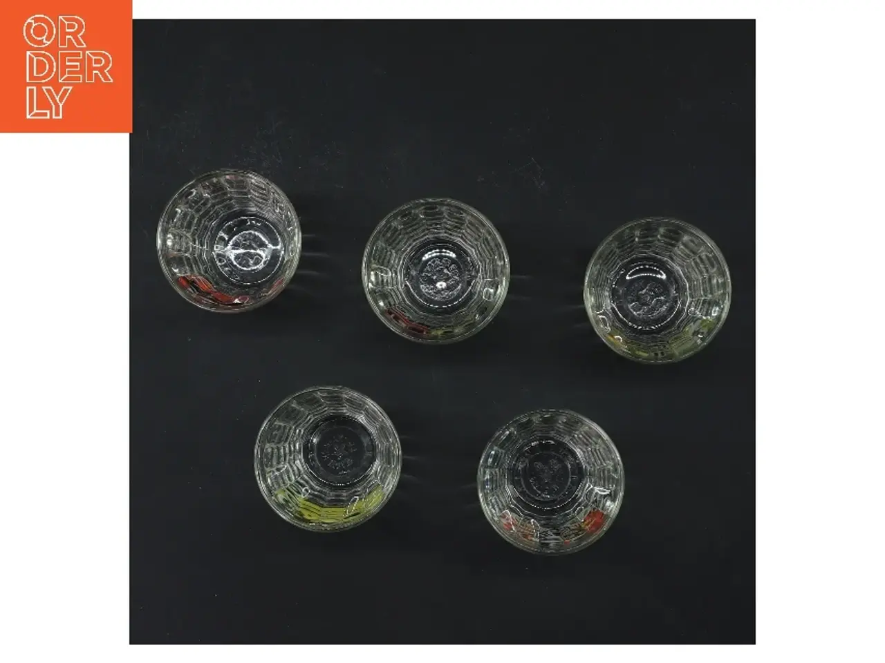 Billede 3 - 5 dekorative glas med biler (str. 5 stk Ø 5 cm længde 7 cm)
