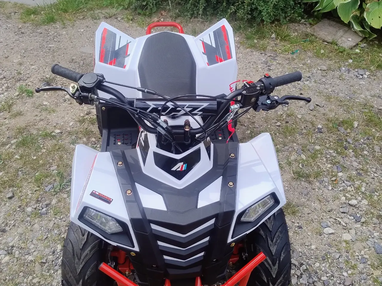 Billede 4 - Næsten ny børne atv 