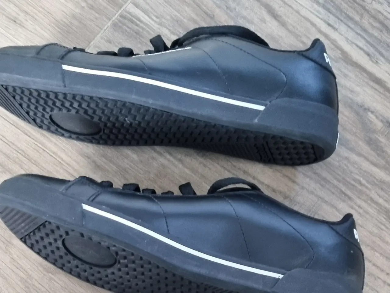 Billede 1 - (NYE ) klassiske Herre sneakers str 44 sælges