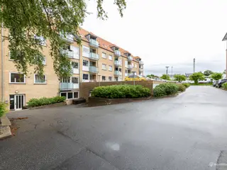 90 m² forsamlingslokale/kontor/ showroom udlejes i Frederici