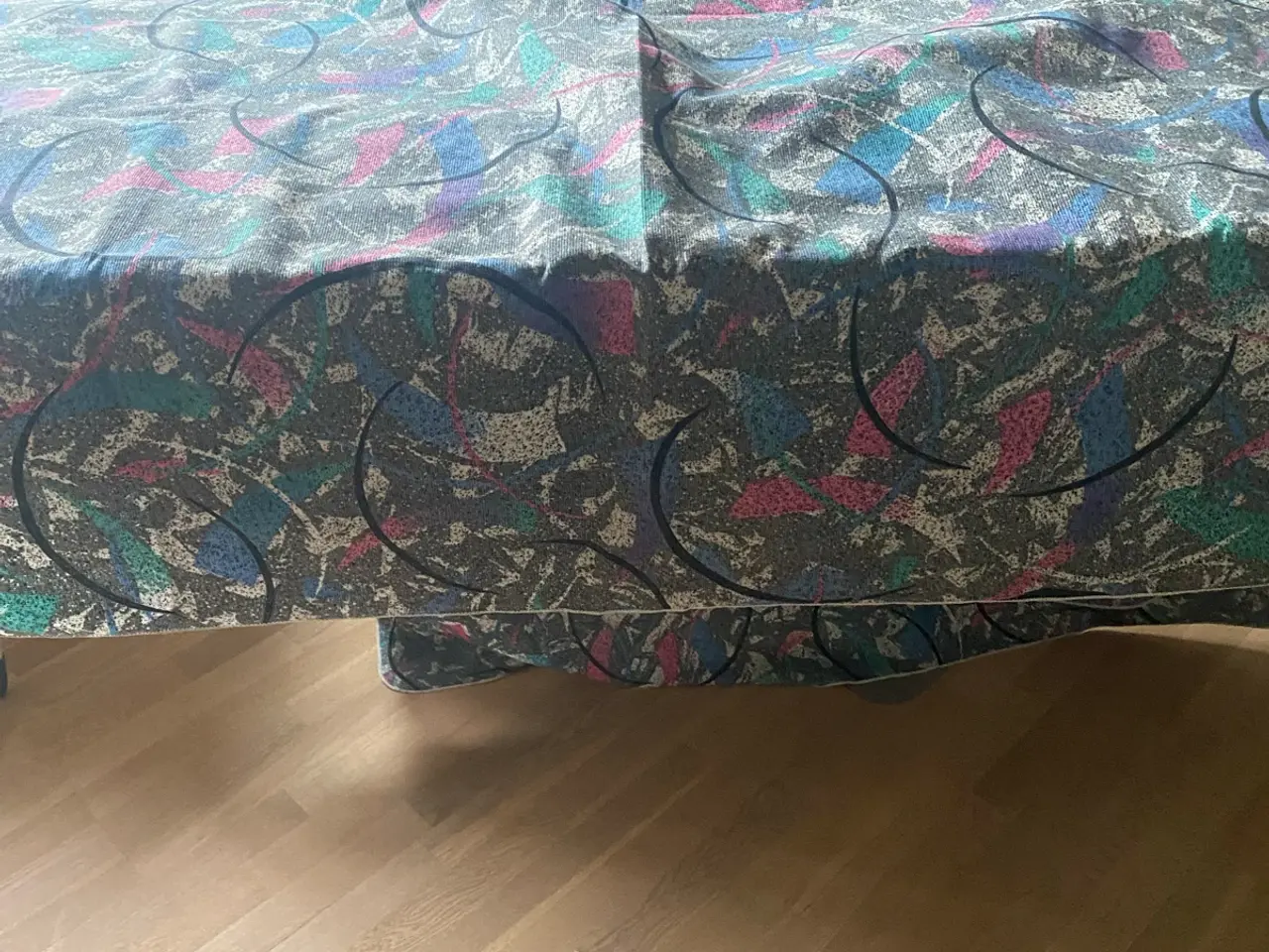 Billede 4 - Gardiner fra Campingvogn midt Årg firser.