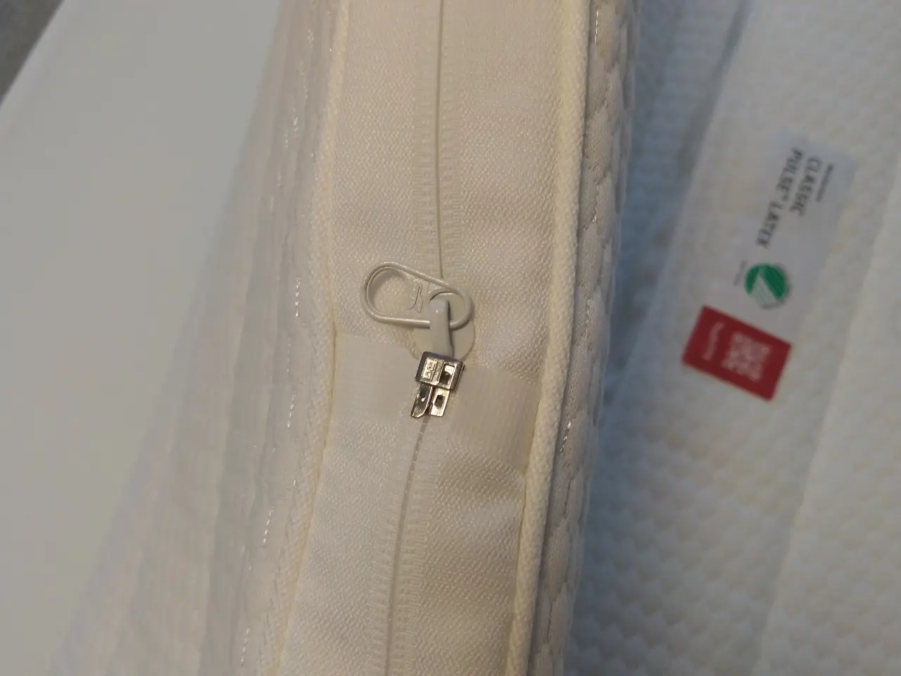 Billede 10 - Kvalitetsseng m/opbevaring inkl. topmadras (210cm)