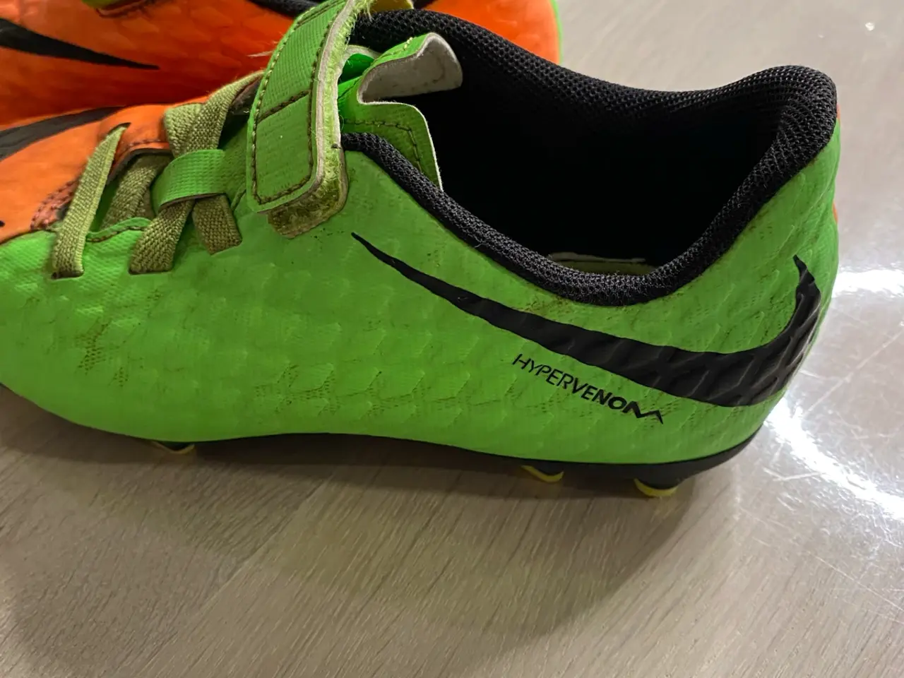 Billede 6 - Fodboldstøvler 31 og sneakers 33