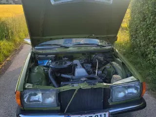 Mercedes W123 240D