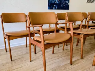 Nypolstrede Erik Buch teak armstole