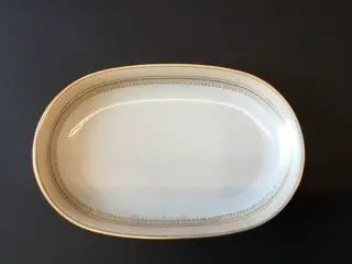Gisselfeld Asiet 21½x14 cm.
