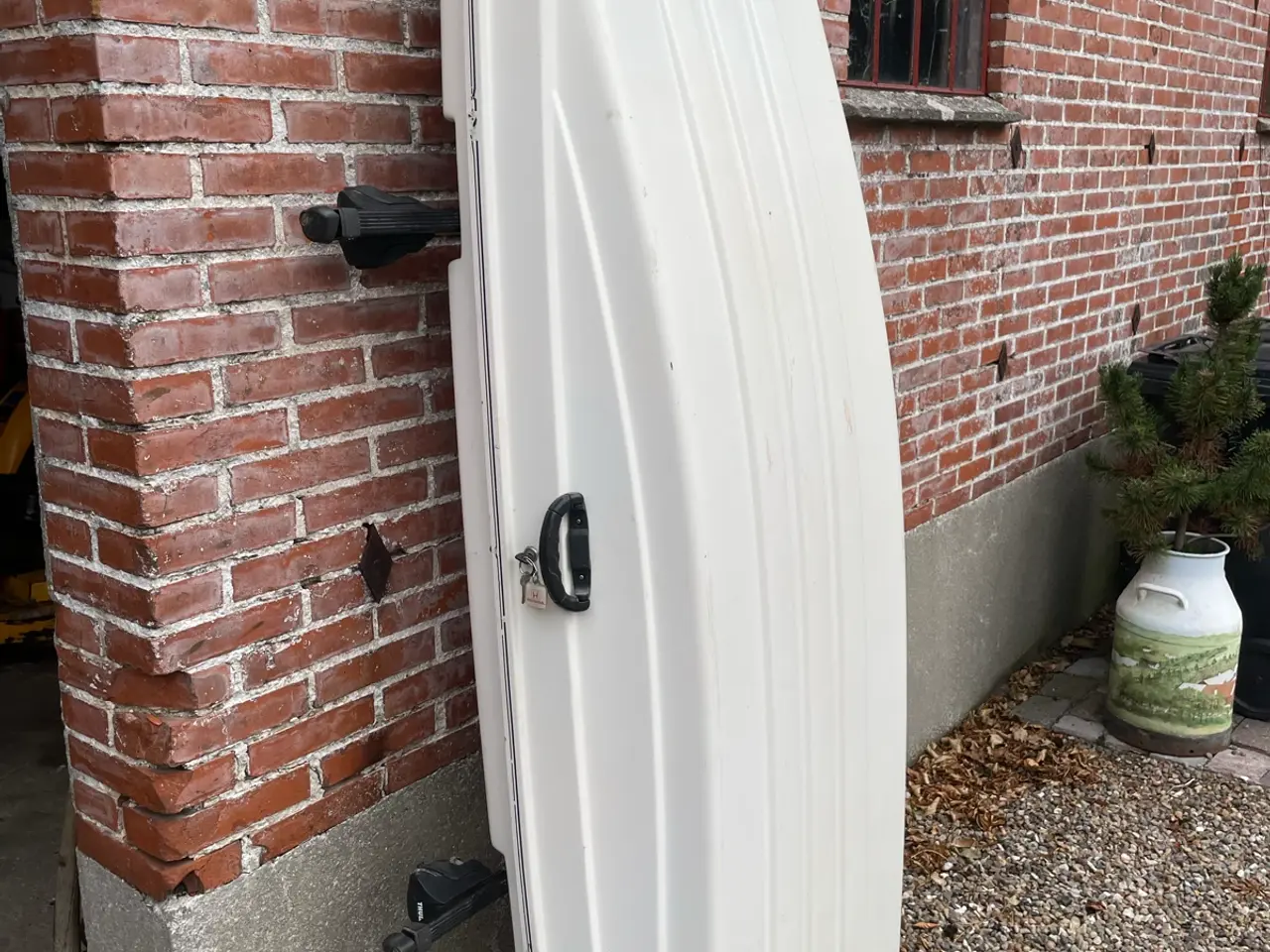 Billede 1 - Biltema tagboks med Thule beslag