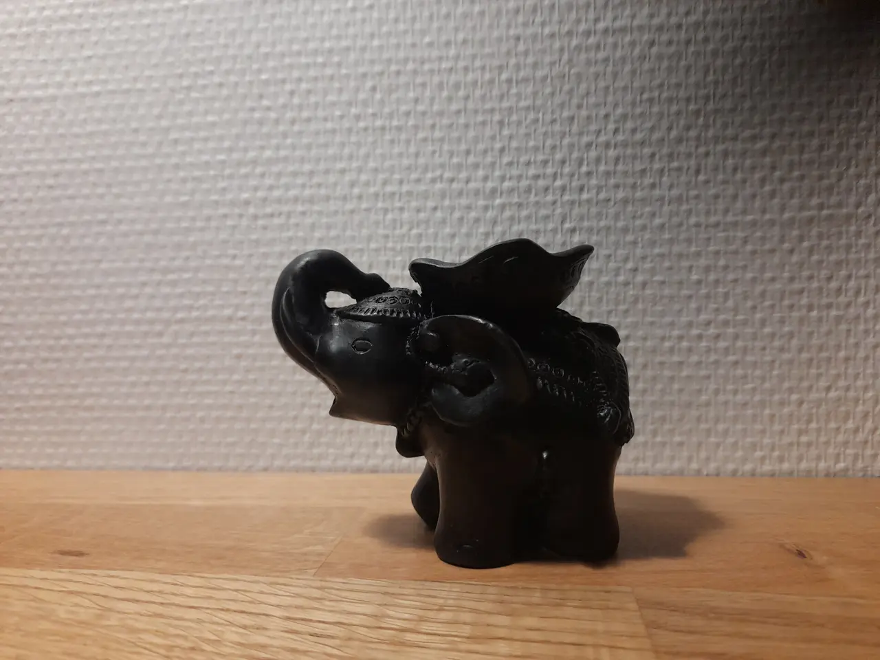 Billede 3 - Flot elefantfigur – flot dekoreret ( ca 8 cm)