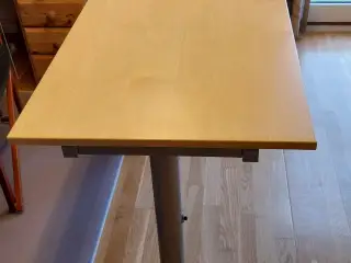 Ikea bord to str. 60x120  500,- eller 80x160 700,-