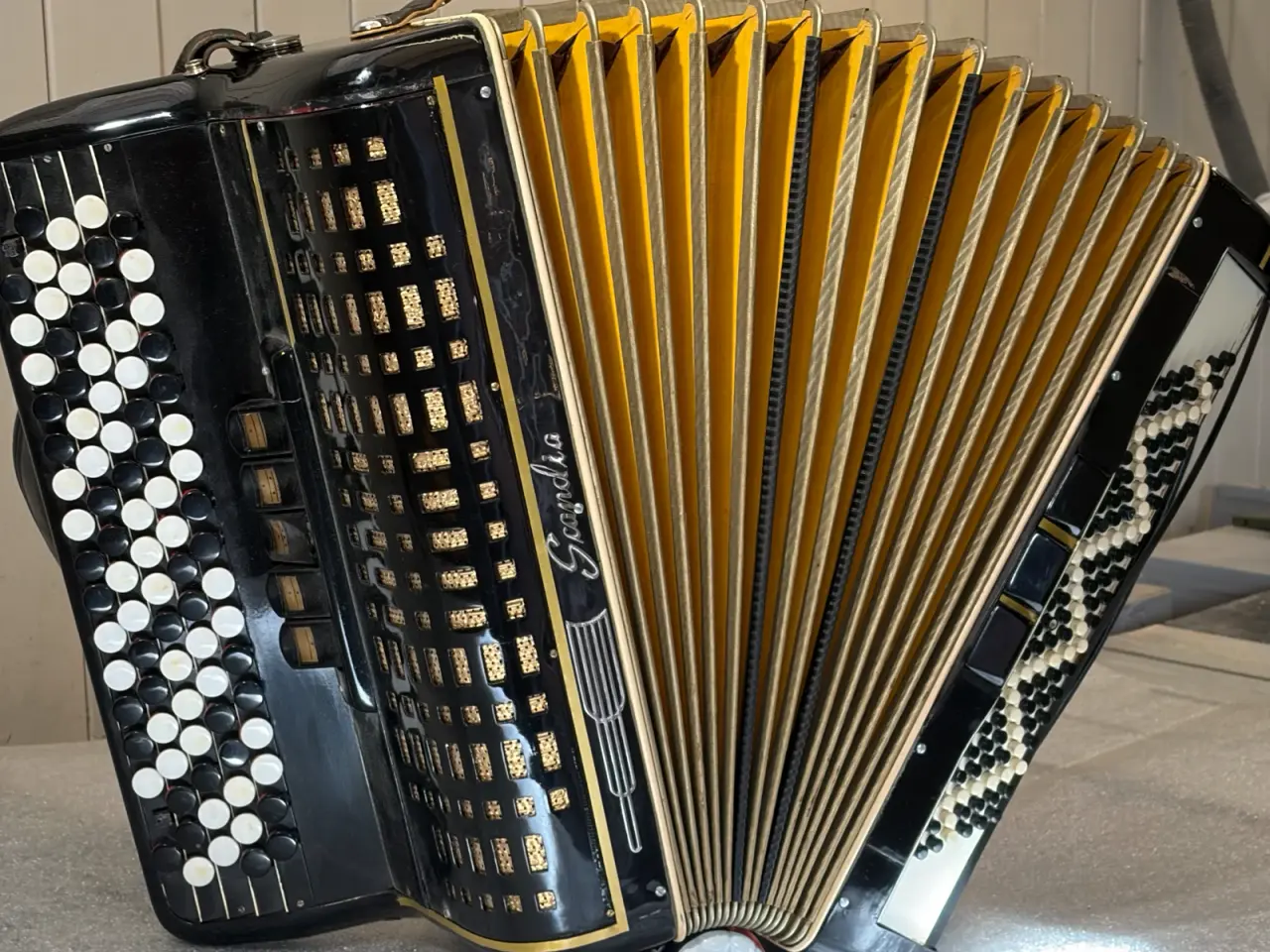Billede 9 - Scandia knapharmonika – velholdt og velspillende