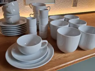 Hvidpot kaffestel (Grethe Meyer)