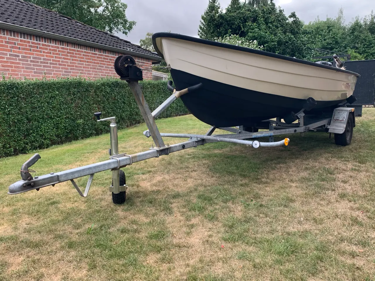 Billede 19 - Fiske jolle med motor og trailer nysynet