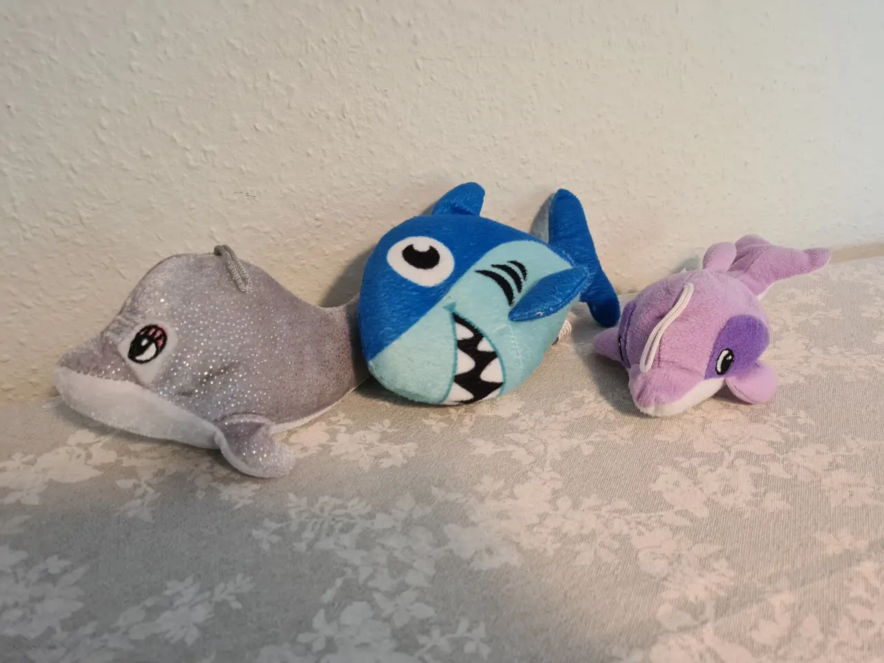 Billede 1 - Bamser - tøjdyr - delfin - haj