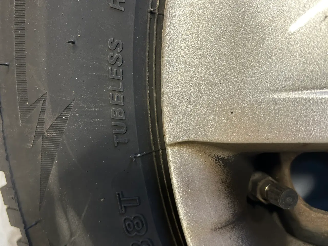 Billede 9 - Bridgestone vinterdæk på stålfælge