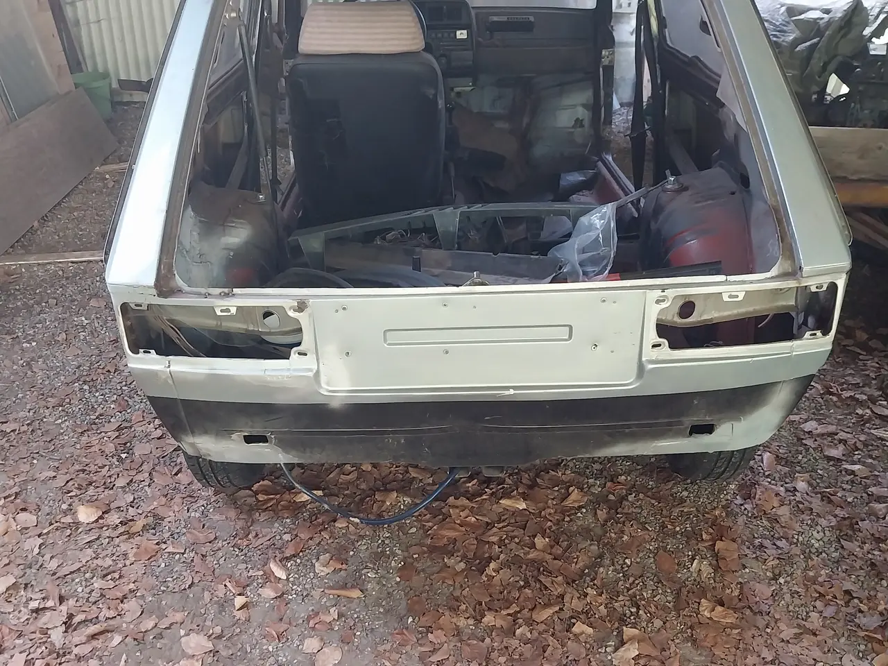Billede 4 - Fiat 127 med mange nye reservedele.