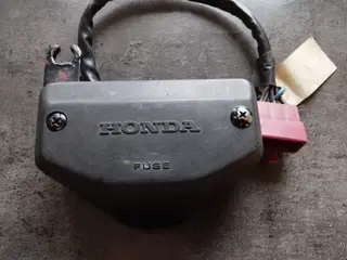 Fuse box til Honda CB 650 ( sikringsholder) 50%