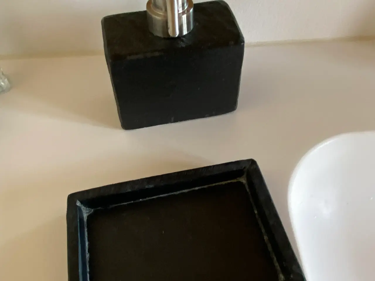 Billede 1 - Sæbedispenser og sæbeskål