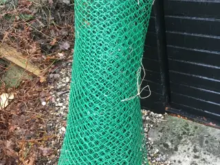 Grønt plastnet til haven. Giv et bud.