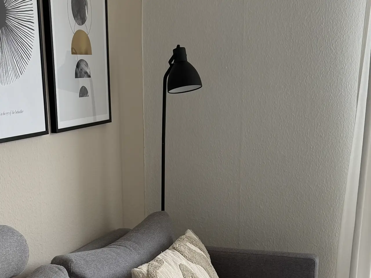 Billede 2 - Gulvlampe i sort