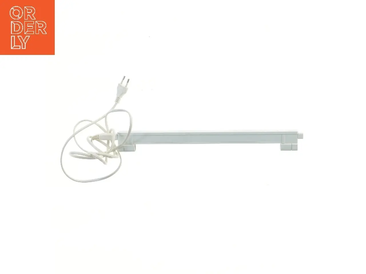 Billede 2 - Hvid LED lampe med ledning (str. 39x4,5 cm)