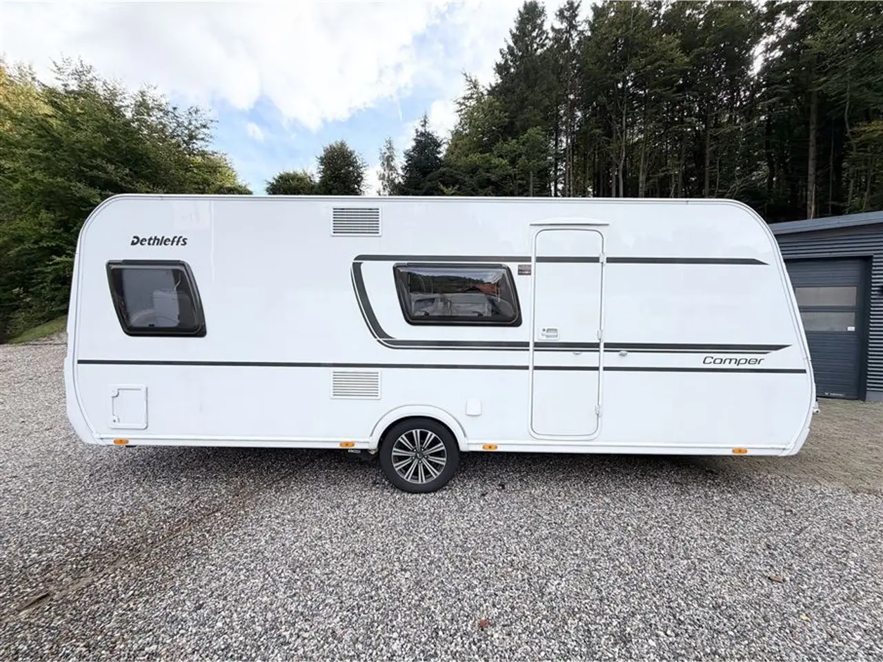 Billede 1 - 2022 - Dethleffs Camper 540 QMK D-Line   Dobbeltseng-Køjer-Gulvtemp.-Mover-Aircon-Telt