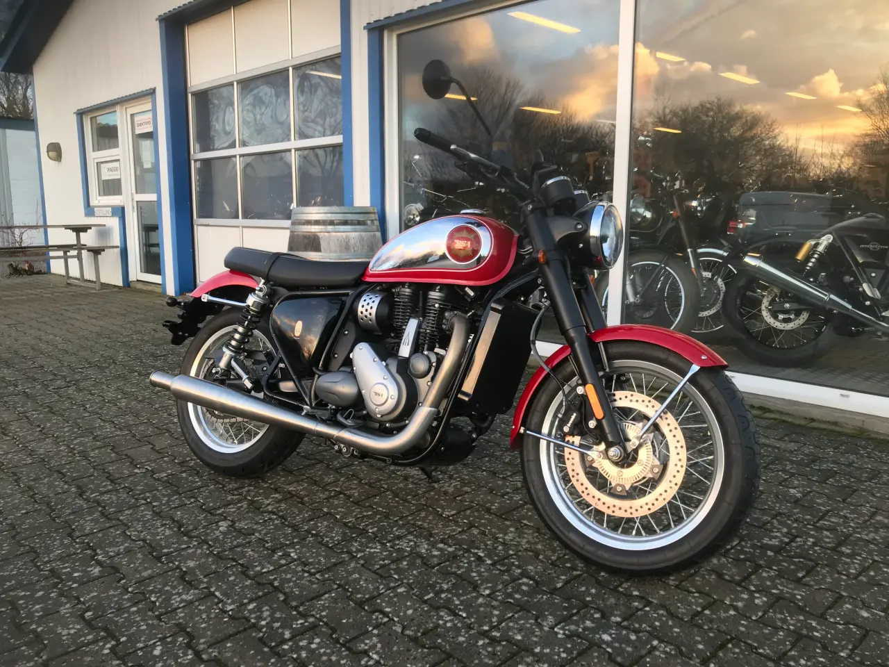 Billede 3 - BSA Gold star 650 Insignia red 99998.-