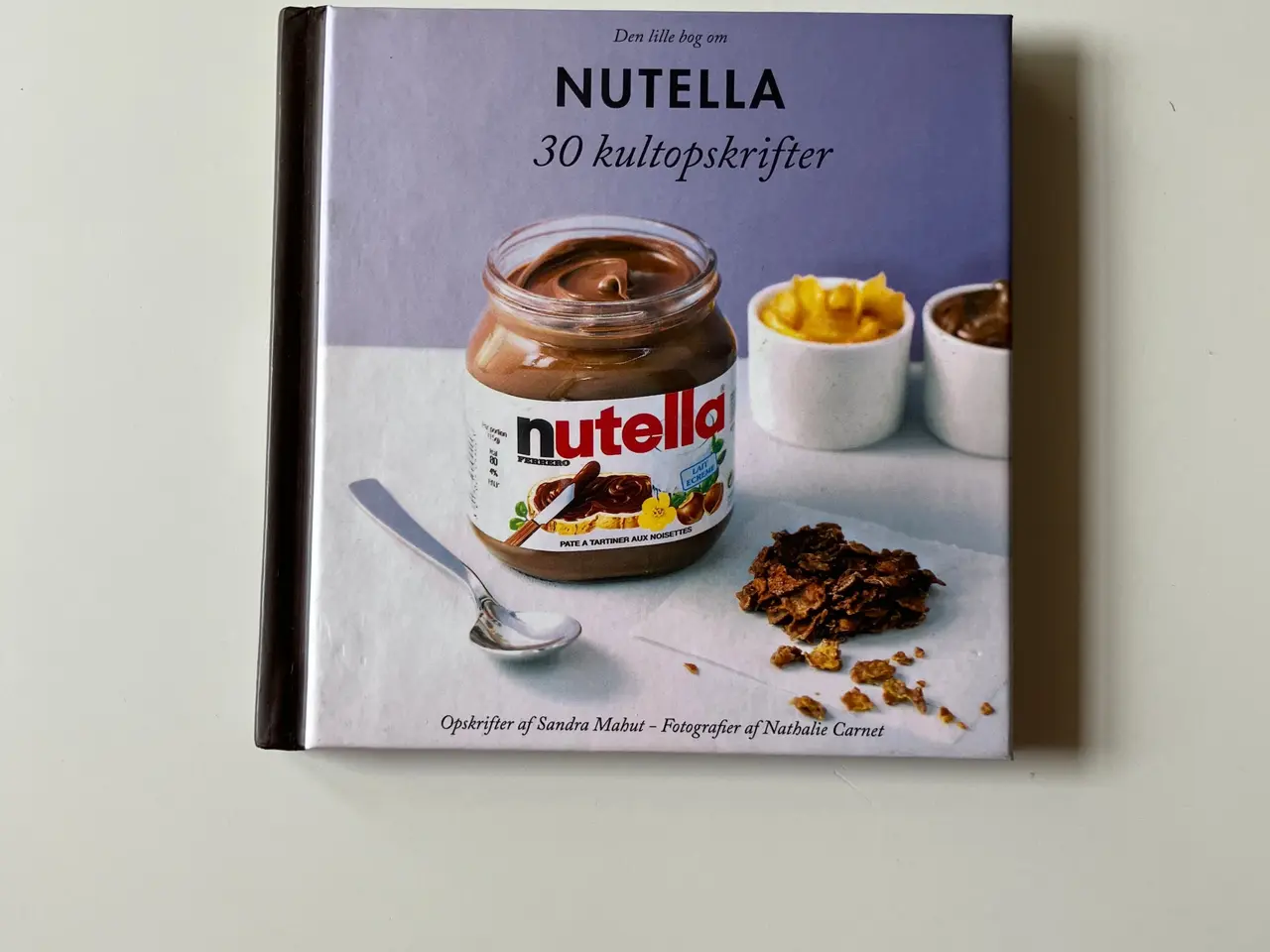 Billede 1 - Den lille bog om Nutella. Af Sandra Mahut