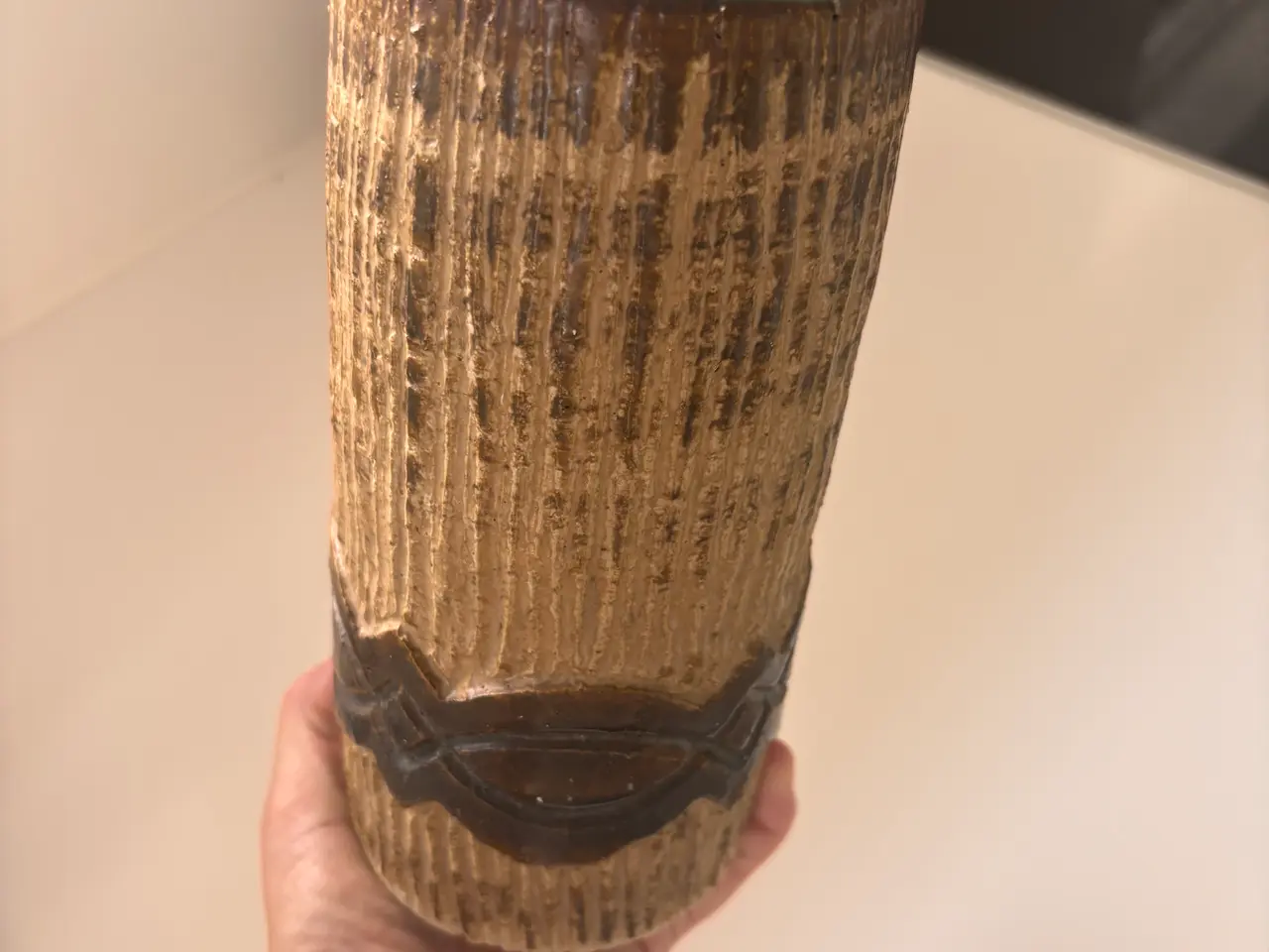 Billede 2 - Vase i brunlige farver - mærket KK