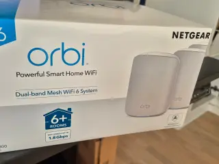 Orbi Mesh system Router og to satellitter