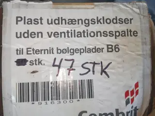 B6 plast udhængsklodser. 47 stk