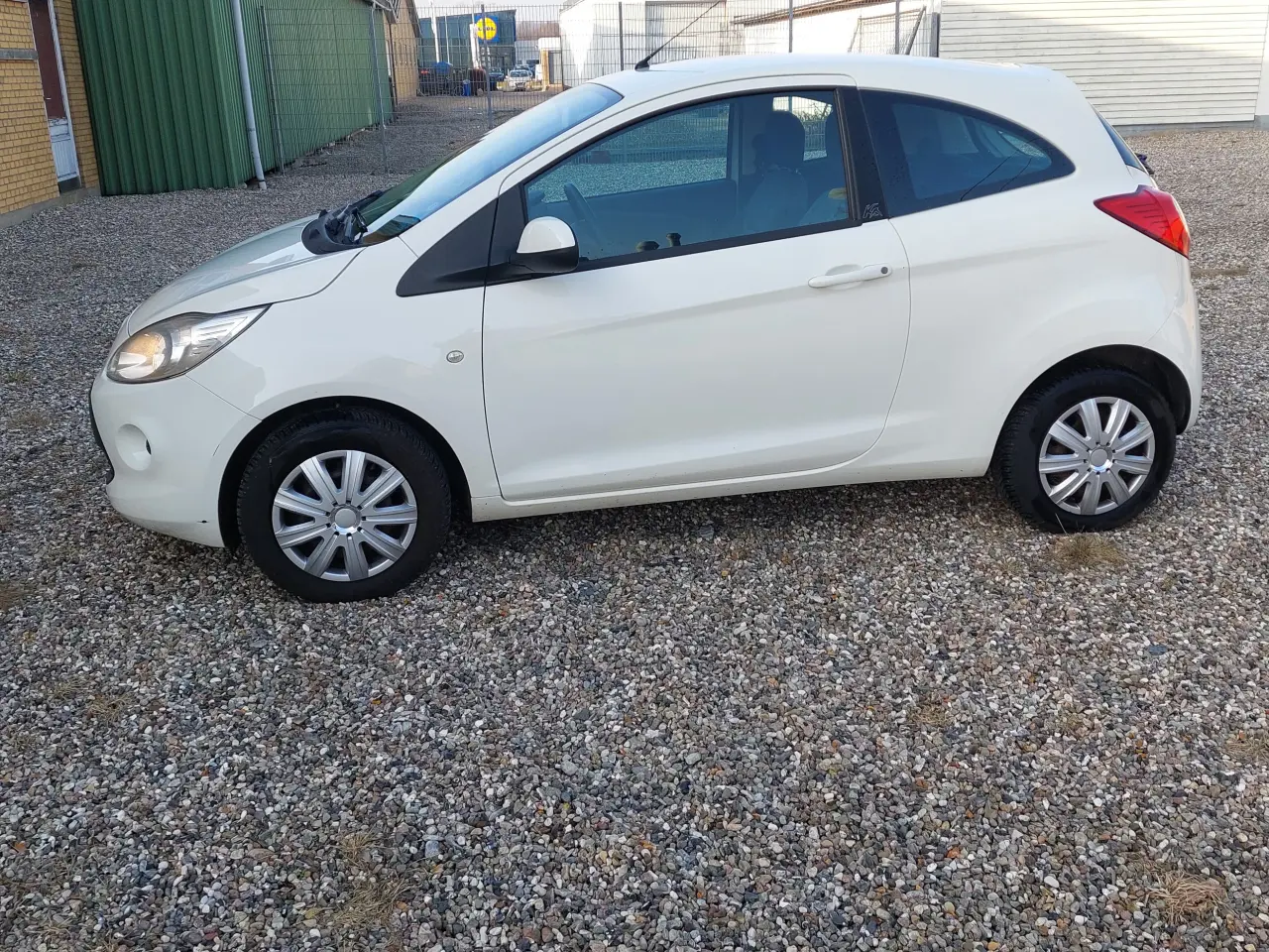 Billede 2 - NYSYNET FORD KA 1,2 MED LAVT KM. TAL