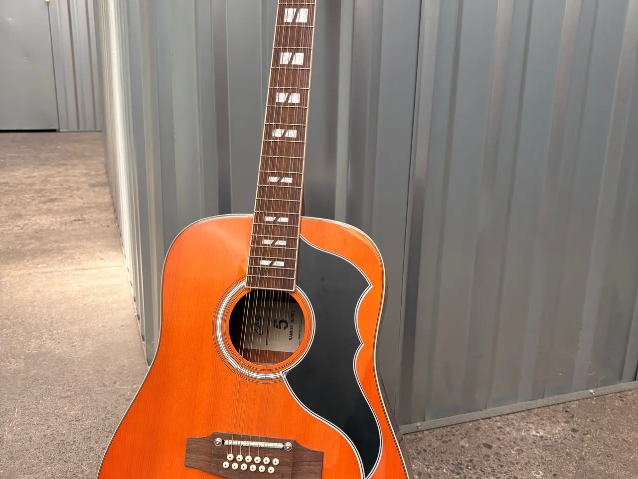 Billede 1 - 12 strenget halv akustisk guitar