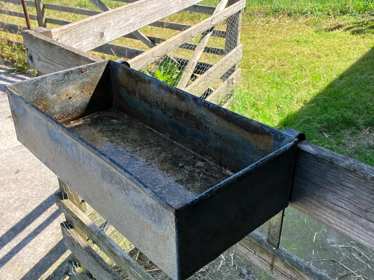 Billede 1 - Foder trug