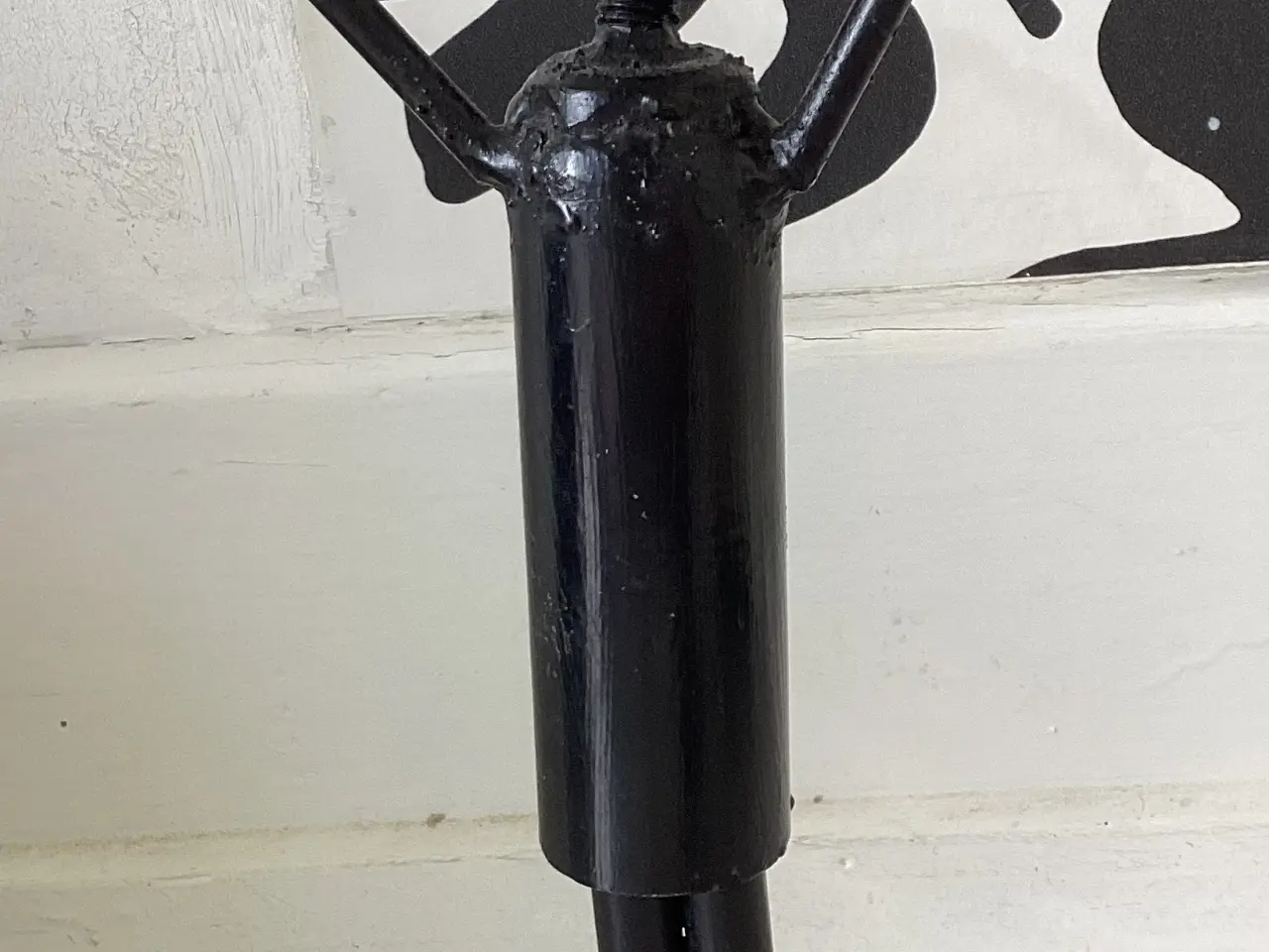Billede 2 - Metal figur/skulptur af jublende mand/robot  