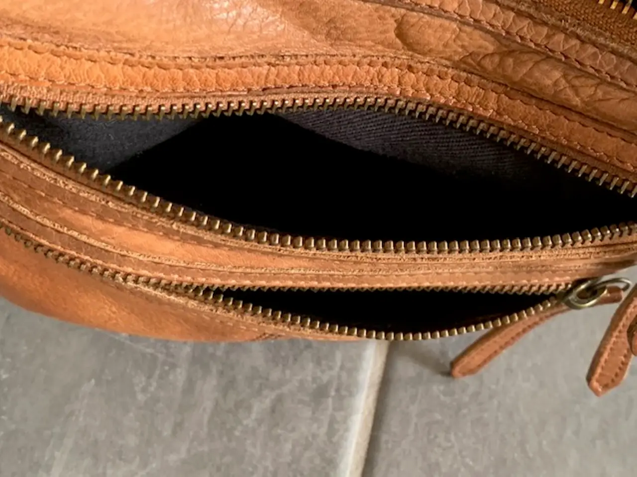 Billede 6 - Crossover RE: DESIGNED i blødt skind med mange rum