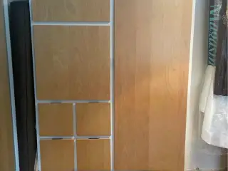 Garderobeskab fra IKEA