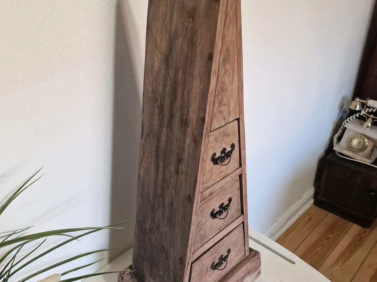 Billede 5 - Sød vintage pyramideformet kommode.