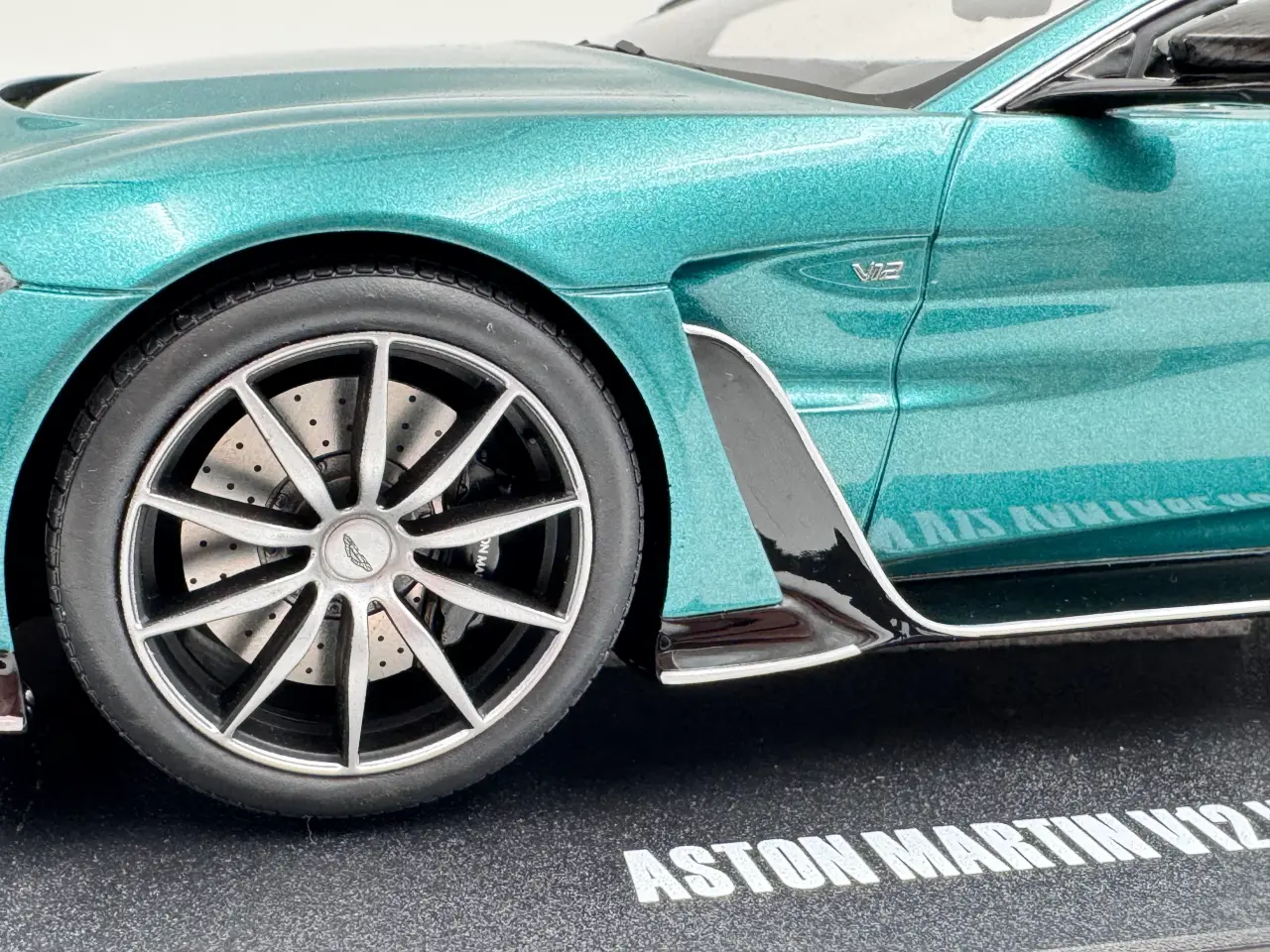 Billede 7 - 2022 Aston Martin V12 Vantage Roadster - 1:18